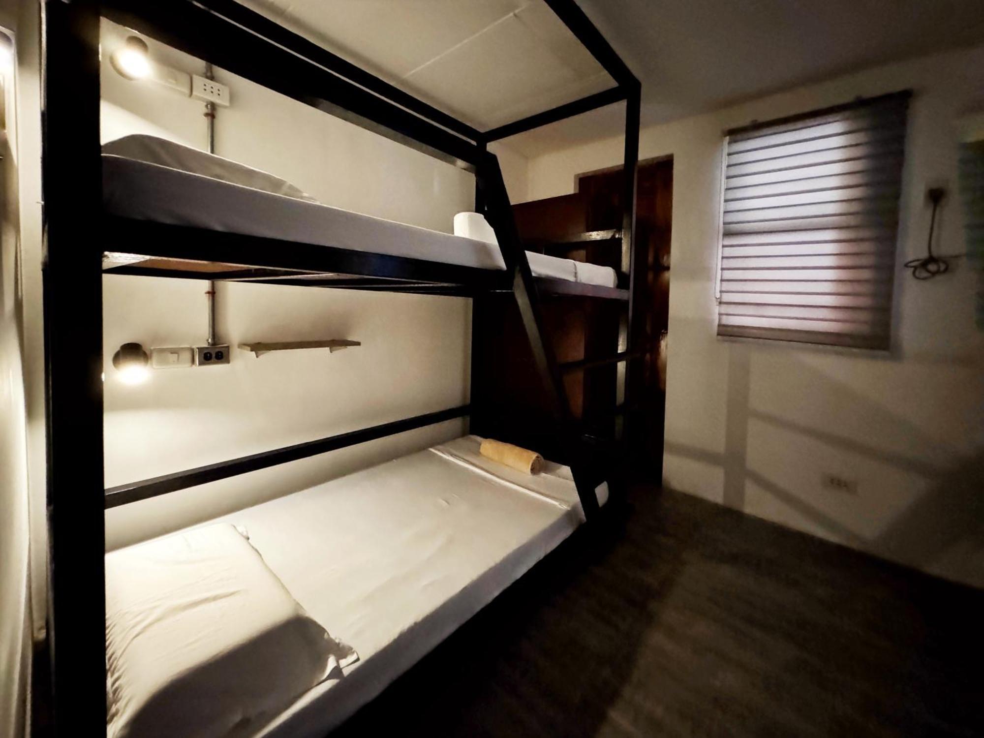 Ocean Breeze Hostel By Daily Sweet Моалбоал Екстериор снимка